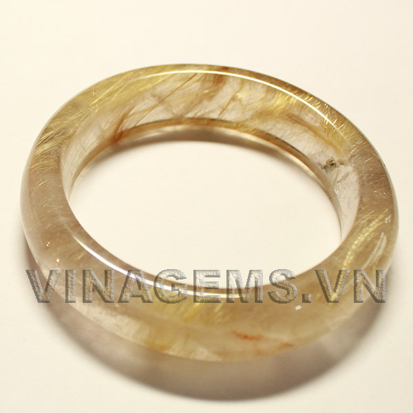 Vòng liền T.A tóc vàng